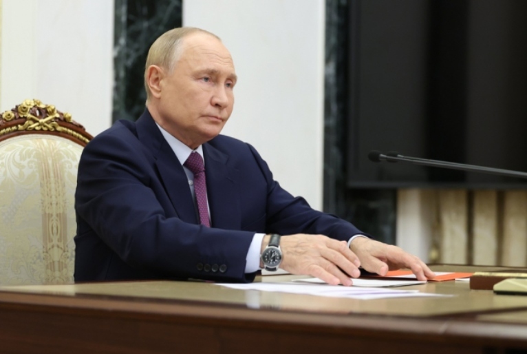 União Europeia e Reino Unido anunciam novas sanções contra a Rússia