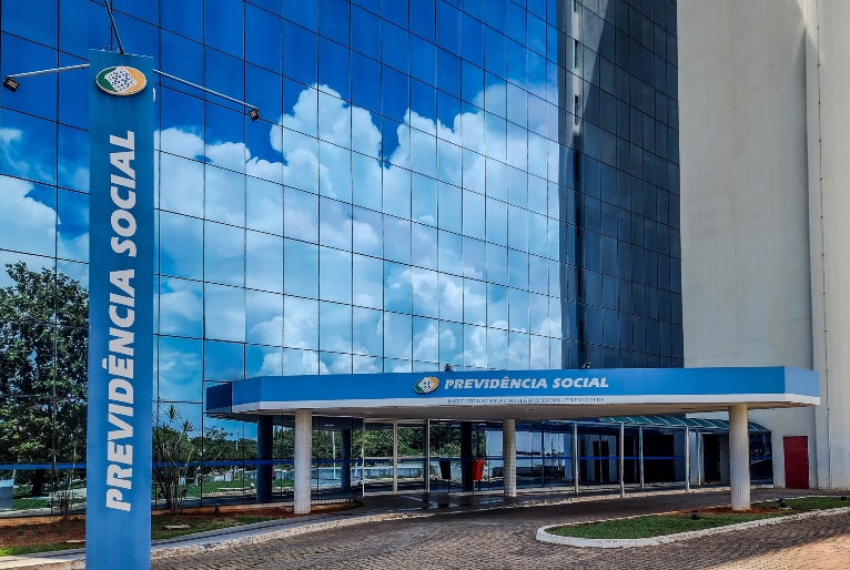INSS recebeu 480 mil pedidos de ressarcimento descontos no primeiro dia de solicitações  