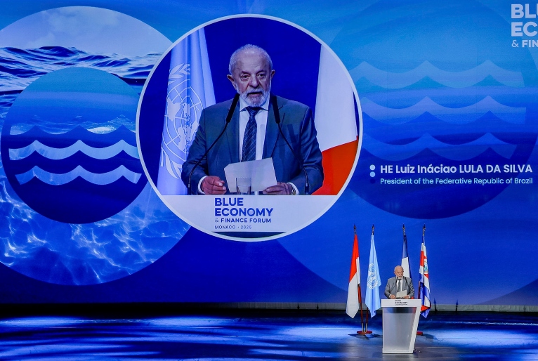 Lula cobra investimento na preservação dos oceanos: “Planeta corre risco”