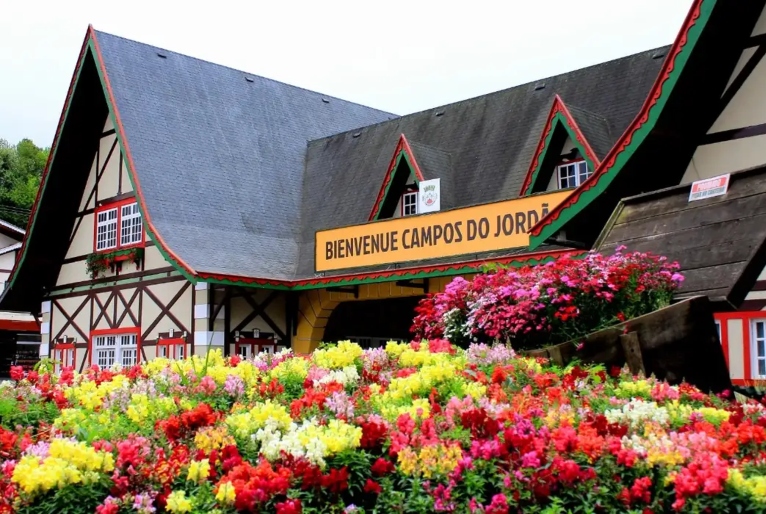 Campos do Jordão registra 2,7 °C e bate recorde de frio nesta madrugada
