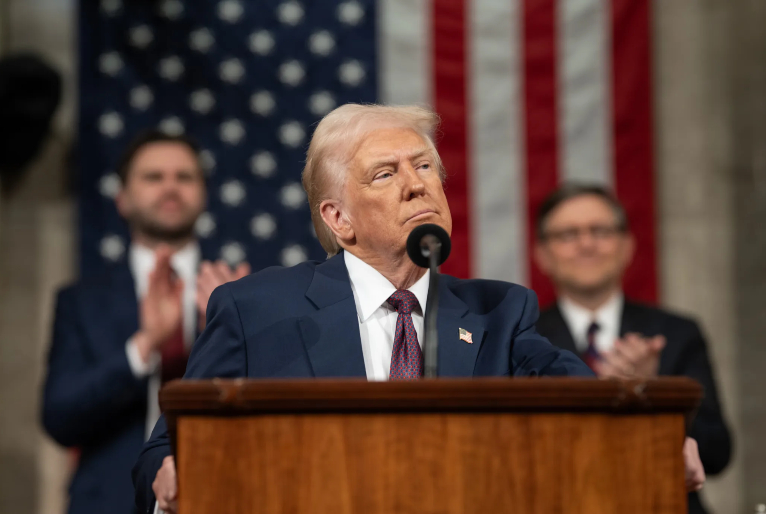 Trump decidirá se entra na guerra entre Irã e Israel em duas semanas, diz Casa Branca