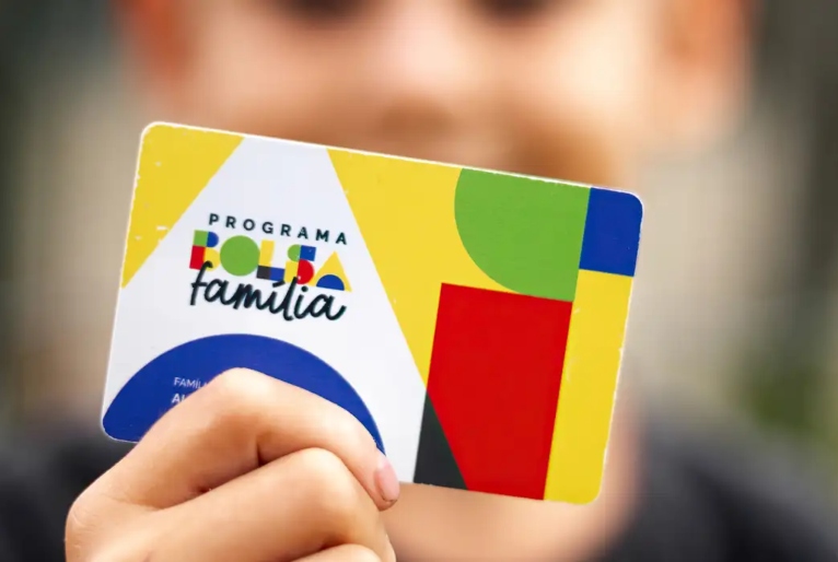 Bolsa Família 2025: Caixa Econômica paga beneficiários com NIS de final 4 nesta sexta (20)