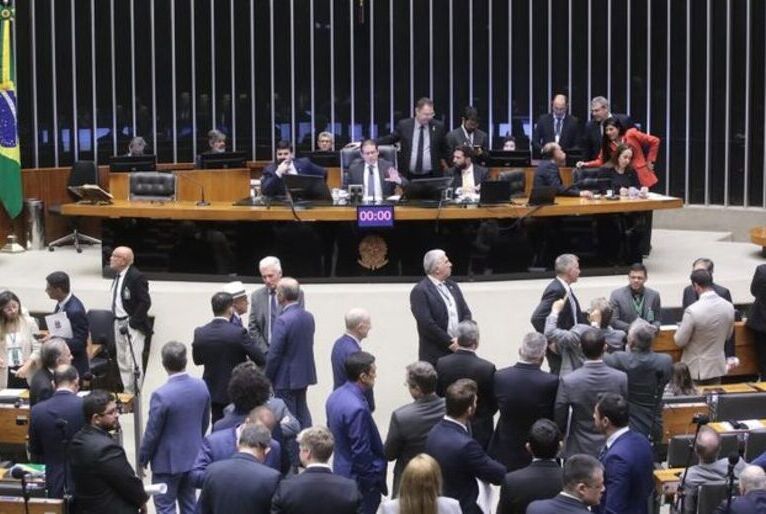 Em derrota do governo, Câmara derruba decreto que aumentou IOF