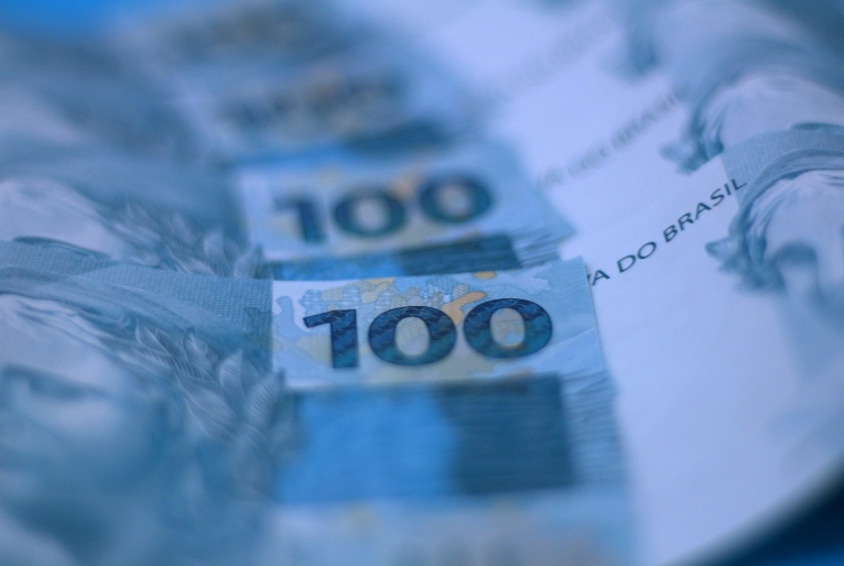Câmara aprova novo empréstimo consignado para CLT e inclui trabalhadores de aplicativos